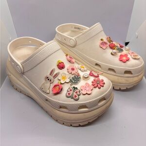 Crocs White Platform Clogs full of Jibbitz